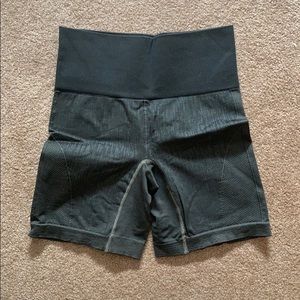 Lulu lemon align shorts 4”